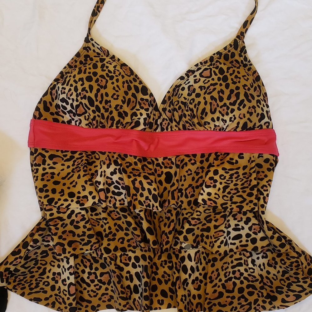 x Tankini Top Animal Print Halter Flyaway Back Tiered Ruffles Waterfall MEDIUM